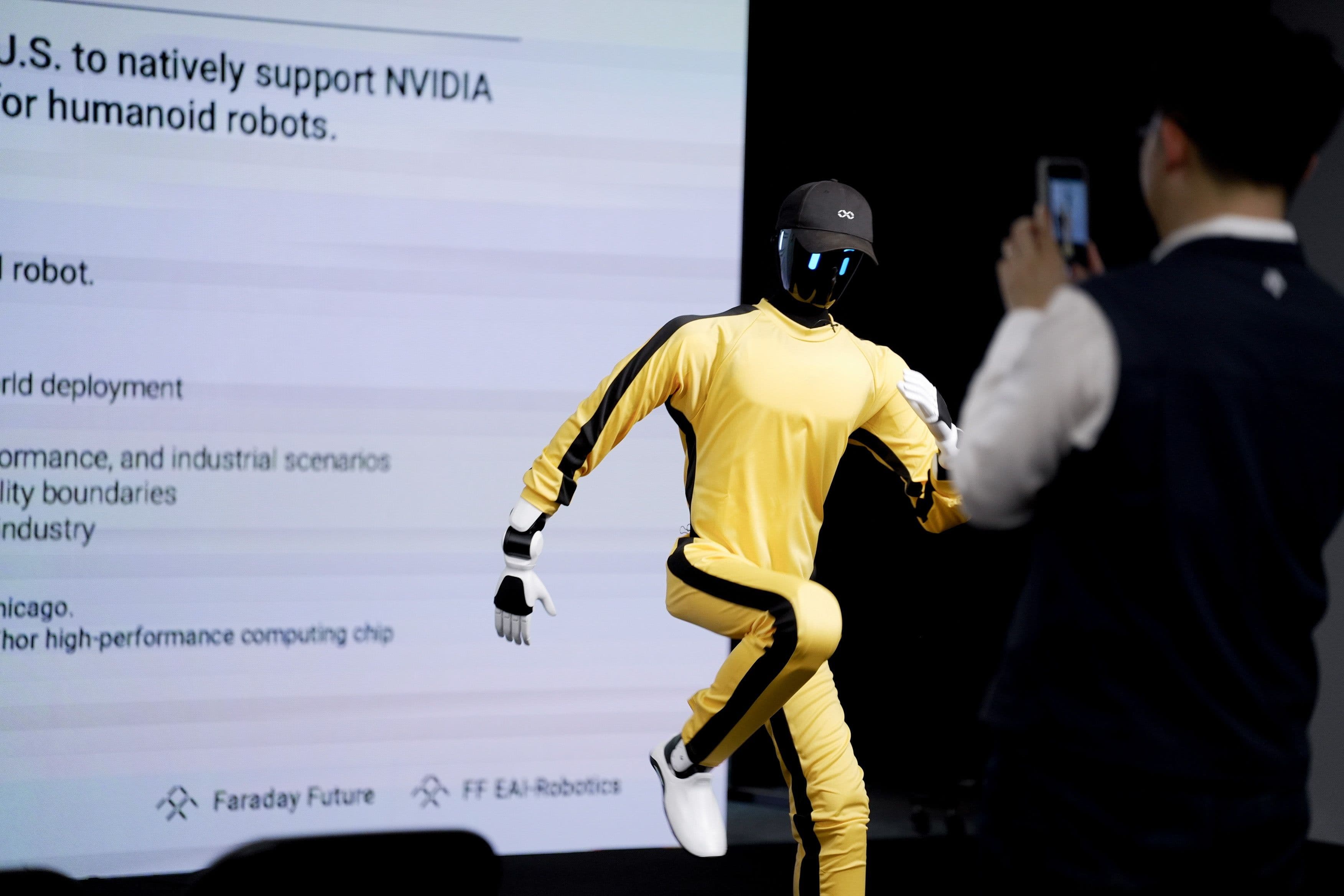faraday-future-unveils-full-form-eai-robot-world-spanning-six-product-series-fir